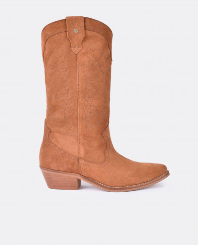 COWBOY BOOT WITH LOW HEEL...