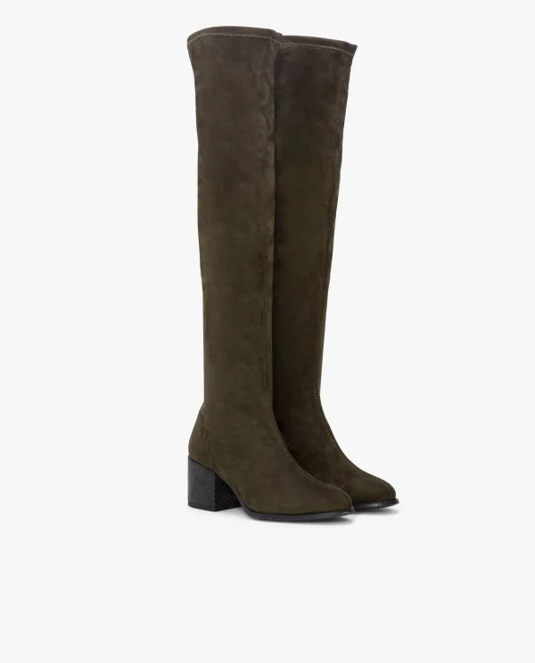 BOTA MOSQUETERA VERDE DE ULTRASUEDE...