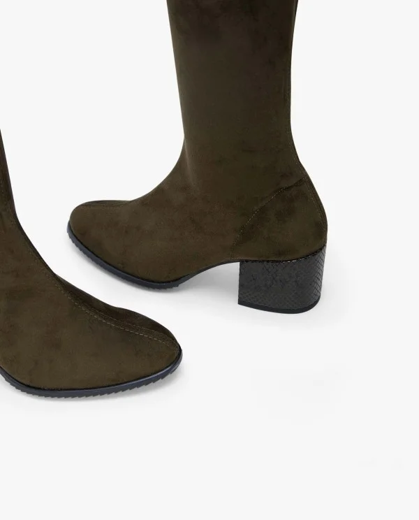 BOTA MOSQUETERA VERDE DE ULTRASUEDE...