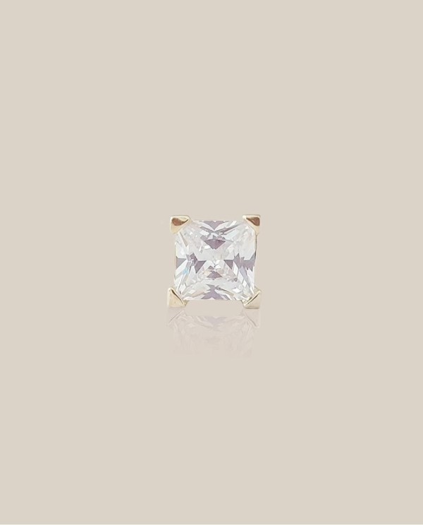 PIERCING 015.G CUADRADO GR METAL ORO