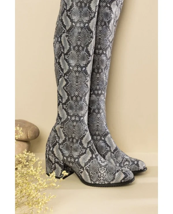 BOTA MOSQUETERA STRECH SERPIENTE GRIS