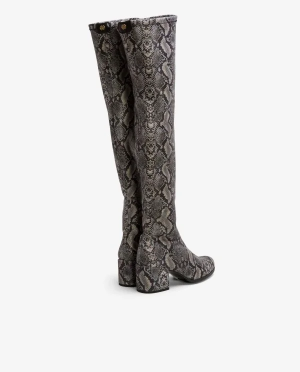 BOTA MOSQUETERA STRECH SERPIENTE GRIS