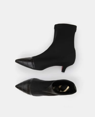 BOTÍN NEGRO DE LICRA... 2