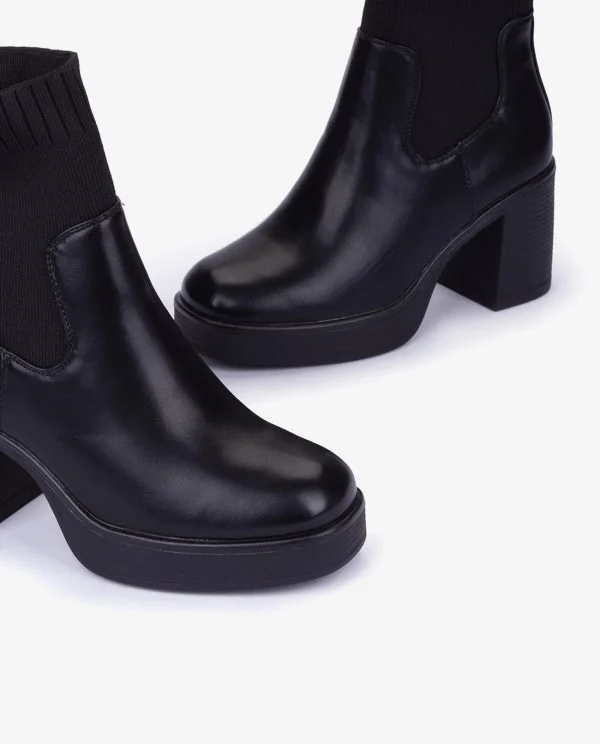 BOTÍN CALCETÍN TACÓN TECNOPIEL NEGRO