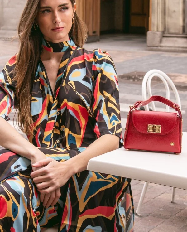 MINI BOLSO TACHAS PIEL ROJO