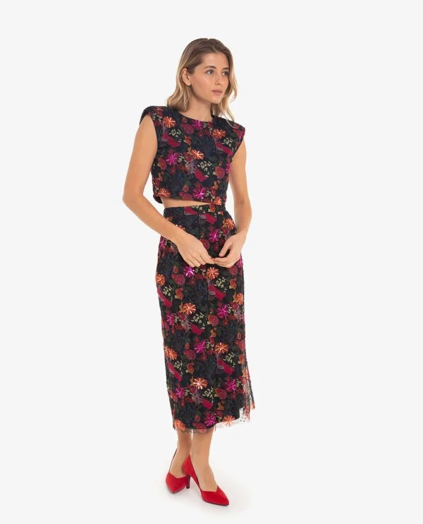 TOP CROP NEGRO BORDADO CON LENTEJUELAS