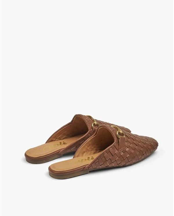 ZUECO HERRAJE PIEL TRENZADA MARRON