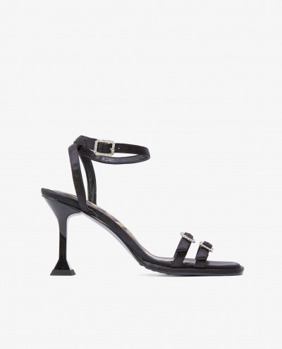 Sandal Black satin strips